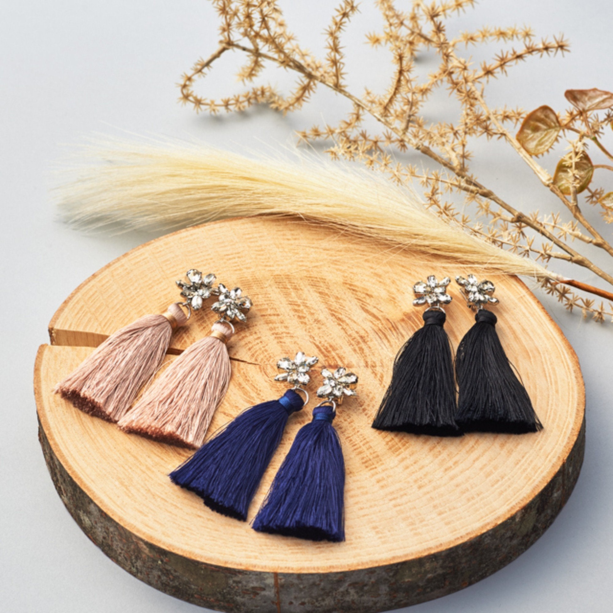 TA-tassel earring _ Navy / イヤリング – hanayagi_dress